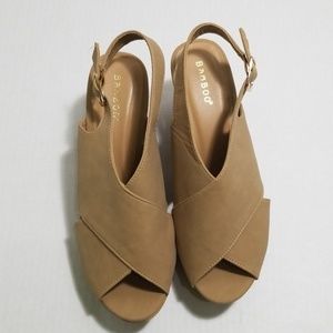 NWOT BAMBOO Beautiful Slingbacks Sandals